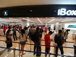 Beli iPhone 8, Fadli Datang Sebelum Mall Buka Beli iPhone 8, Fadli Datang Sebelum Mall Buka