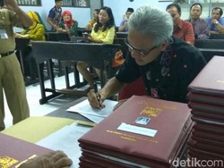 Gubernur Ganjar Dorong Setiap Desa di Jateng Miliki Website