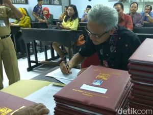 Gubernur Ganjar Dorong Setiap Desa di Jateng Miliki Website Gubernur Ganjar Dorong Setiap Desa di Jateng Miliki Website