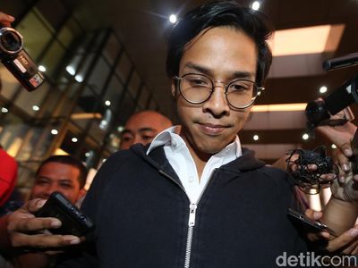 Foto: Setelah Dwina, Rheza Anak Novanto Ikut Diperiksa KPK