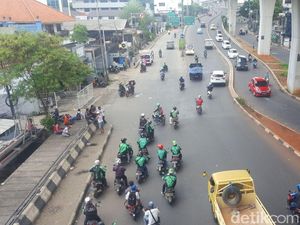 Evakuasi Kecelakaan Metromini Selesai, Lalin Kembali Lancar Evakuasi Kecelakaan Metromini Selesai, Lalin Kembali Lancar