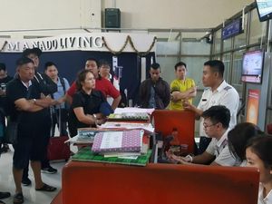 Penerbangan Lion Air Rute Manado-Surabaya-Denpasar Delay 6 Jam