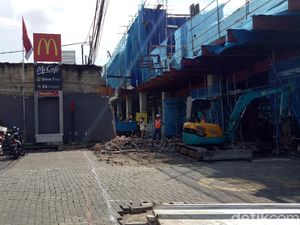 Lahan McDonalds Fatmawati Dibongkar untuk Pembangunan MRT