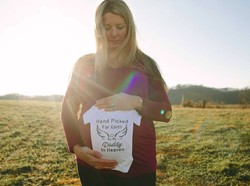 Lihat Deh, Ada Pelangi di Maternity Photoshoot Ibu Ini