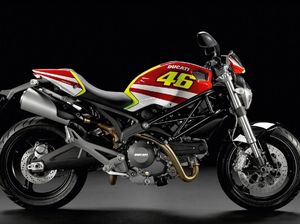 Bukan Cokelat atau Bunga, Rossi Pernah Hadiahi Ibunya Ducati Monster