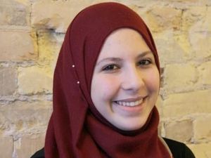 Tuliskan Pengalaman Berhijab, Siswi SMA Menang Lomba Puisi di Kanada