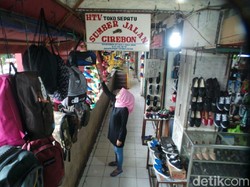 Pedagang Pasar Blok G Tanah Abang: Omzet Saya Turun karena PKL!