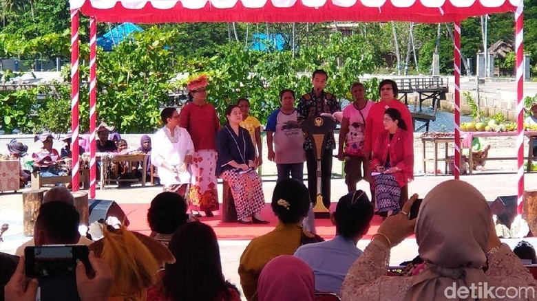 Jokowi Buka Kemungkinan Tambah Jumlah Menteri Perempuan Jokowi Buka Kemungkinan Tambah Jumlah Menteri Perempuan