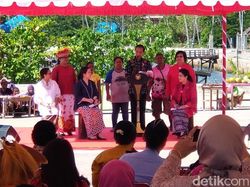 Potret Anies hingga Fahri Hamzah Bersama Ibunda di Hari Ibu