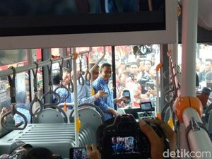 Foto: Senyum Anies Ketika Jajal Tanah Abang Explorer