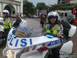 Atraksi Moge di Hari Ibu, Polwan Cantik ini Bikin Salah Fokus