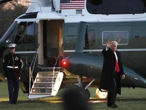 Video: Kunker Pertama Setelah Menjabat, Trump Langsung Cek Kebakaran LA