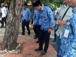Keliling Pulau Pramuka, Sandi Pungut Sampah dengan Cabu
