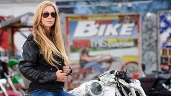 Emak Dua Anak yang Jago Ngebut