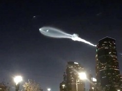 Video: Penampakan Benda Aneh di Langit California yang Bikin Heboh