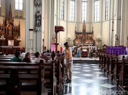 Video: Gereja Katedral Bersolek Jelang Natal, 106 Polisi Disiagakan