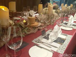 Nuansa White Christmas dan Sajian Prancis Klasik Menanti Anda di Restoran Ini