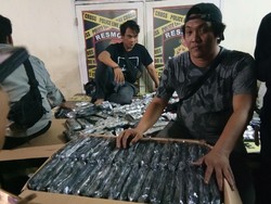 Grebek Gudang, Polda Sulsel Amankan 570.000 Pil PCC