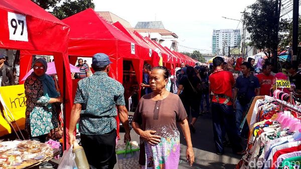 Mumpung Libur, Cobain Deh Belanja di PKL Tanah Abang