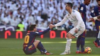Setidaknya pada duel ini, Messi menunjukkan siapa yang lebih unggul dan pantas menyandang status GOAT (greatest of all time). Dan itu jelas bukan Ronaldo (REUTERS/Paul Hanna)