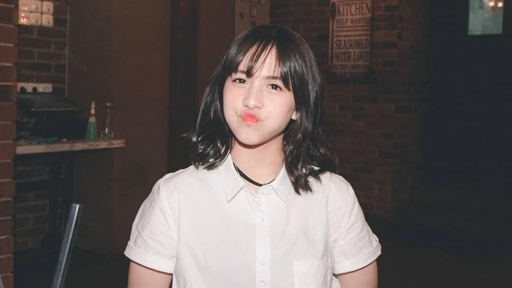 Si Imut Zara JKT48, Kenangan Masa Kecil Para Seleb Si Imut Zara JKT48, Kenangan Masa Kecil Para Seleb