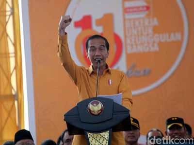 Jokowi Hadiri HUT Hanura di Semarang