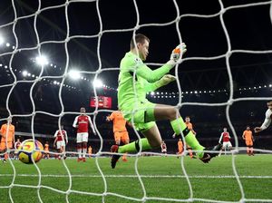 Sadis! Netizen Samakan Kiper Liverpool dengan Tong Sampah