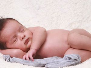 Foto-foto Menggemaskan Baby Z, Putra Hengky Kurniawan