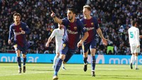 Barca memenangi El Clasico jilid pertama di Santiago Bernabeu di pekan ke-17 (23/12/2017). Menang 3-0, Barca makin mantap di puncak klasemen sekaligus unggul 14 poin atas Real Madrid. Foto: Sergio Perez/REUTERS