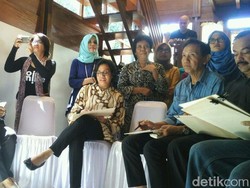 Sri Mulyani Menggambar Dipandu Pak Tino Sidin, Seperti Apa Hasilnya?