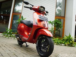 Kepincut Motorsport, Vespa Sprint Ini Dibuat ala Motorsport