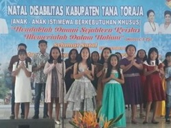 Bupati Toraja Puji Semangat Anak Disabilitas di Acara Natal Bersama