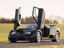 Jarang Dipakai, Mobil Ini Dilelang Tembus Belasan Miliar Rupiah