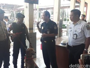 Ribuan Personel dan Anjing Pelacak Siaga Siaga di Setiap Stasiun Ribuan Personel dan Anjing Pelacak Siaga Siaga di Setiap Stasiun