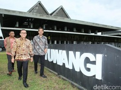 Bakal Cawagub Anas Bicara Visi Transportasi Udara di Jatim