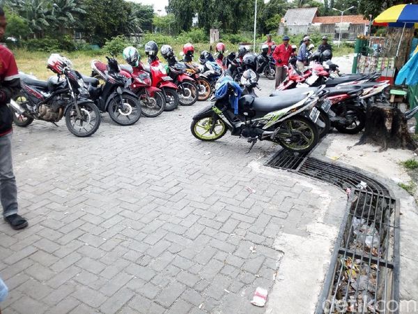 Tukang Ojek Pangkalan Mulai Isi Lahan Baru Dekat Stasiun Tanah Abang