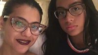 Potret Kedekatan Bintang Bollywood Kajol dengan Buah Hatinya