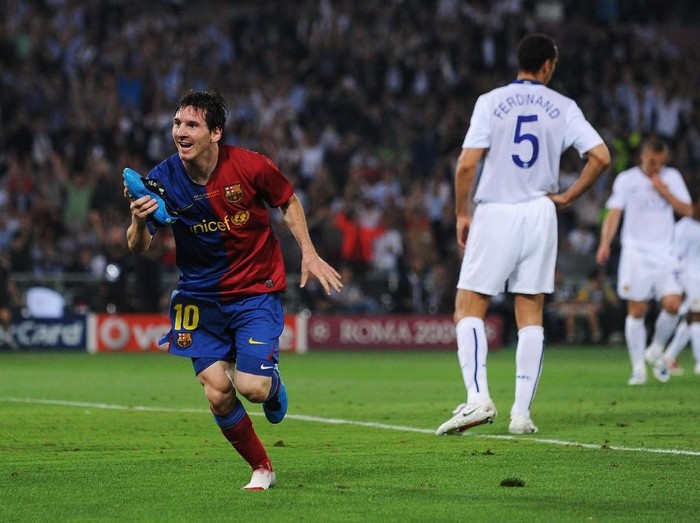 ROME - MAY 27:  Lionel Messi of Barcelona celebrates scoring the second goal for Barcelona during the UEFA Champions League Final match between Barcelona and Manchester United at the Stadio Olimpico on May 27, 2009 in Rome, Italy.  (Photo by Jasper Juinen/Getty Images)