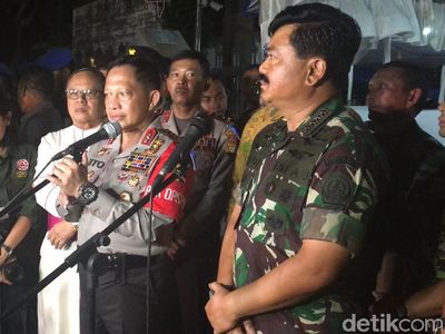 Momen Anies-Sandi hingga Kapolri-Panglima Pantau Malam Natal