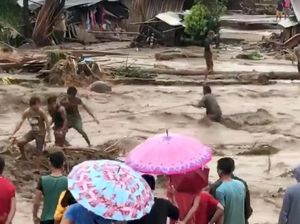 Foto: Ganasnya Badai Tropis Filipina yang Tewaskan 180 Orang