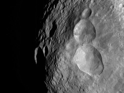 NASA Pamer Foto Boneka Salju di Luar Angkasa, Benarkah?