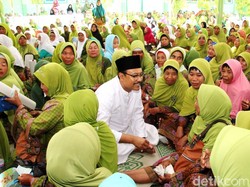 Di Depan Muslimat, Gus Ipul Janji Perhatikan Perempuan