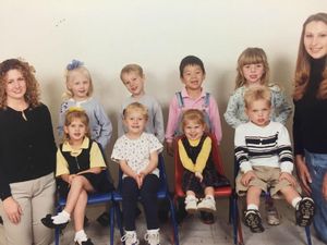 Pernah Foto Bersama Saat TK, Pasangan Ini Ternyata Berjodoh