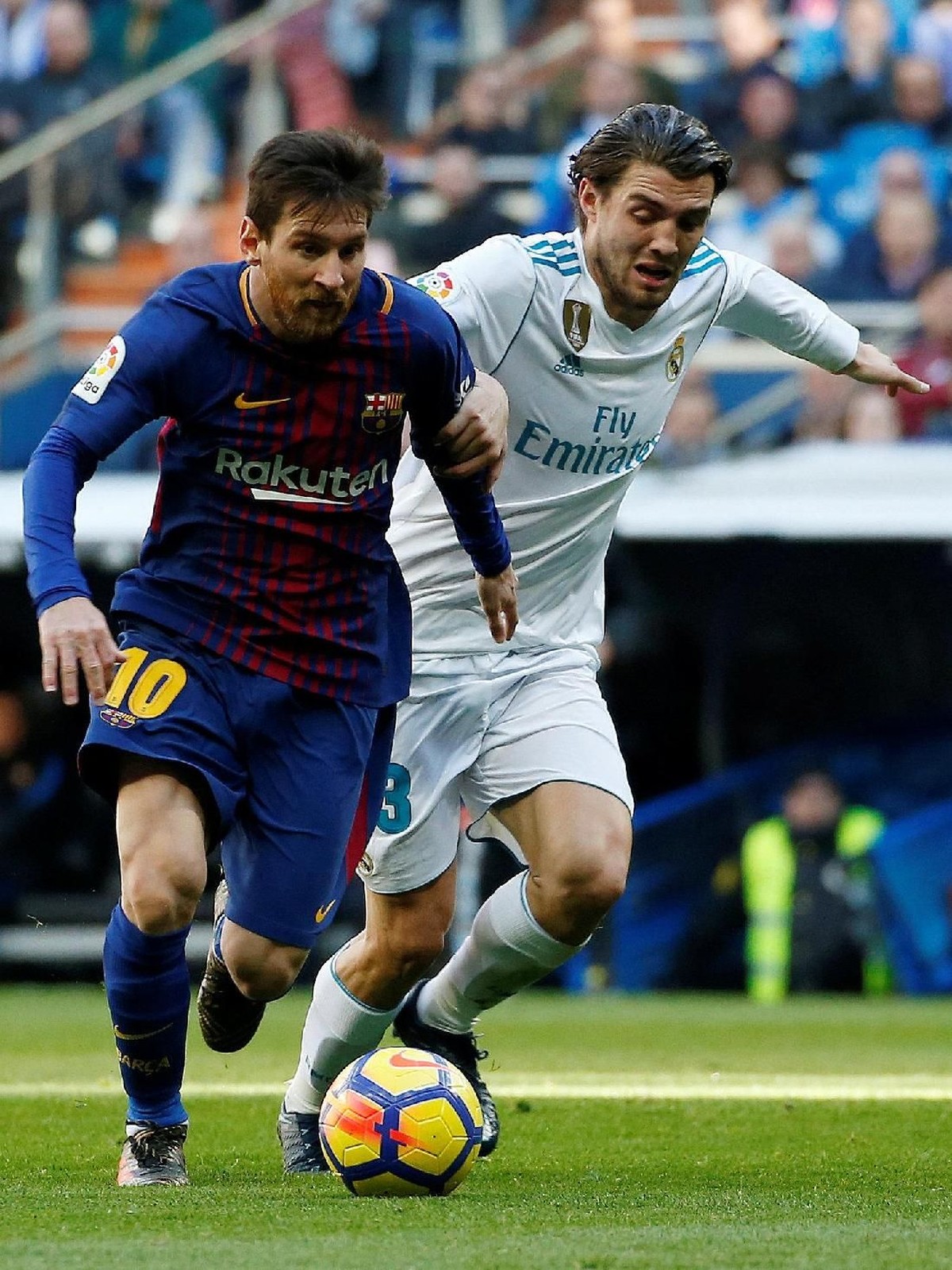 Mateo Kovacic menjaga Messi (Stringer/Reuters)