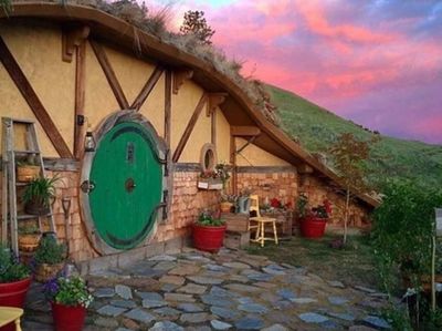 Yuk, Rasakan Sensasi Tinggal di Rumah Hobbit