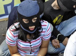 Terciduk Saat Bersama Geng Motor, Perempuan Ini Positif Narkoba