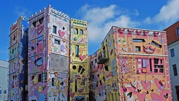 Ini Bangunan Paling Bahagia di Dunia