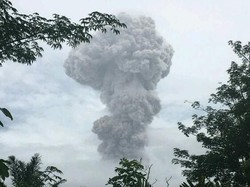 Gunung Agung Kembali Erupsi Siang Ini, Bali Tetap Aman