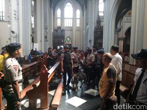 Foto: Anjing Pelacak Dikerahkan Sisir Gereja Katedral