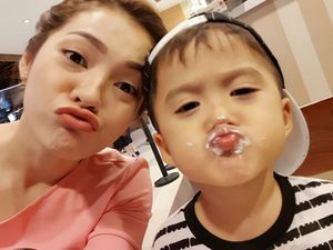 Kompaknya Maya Septha Bersama Dua Buah Hatinya